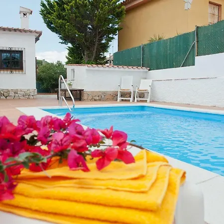Sandra Villa L' Escala